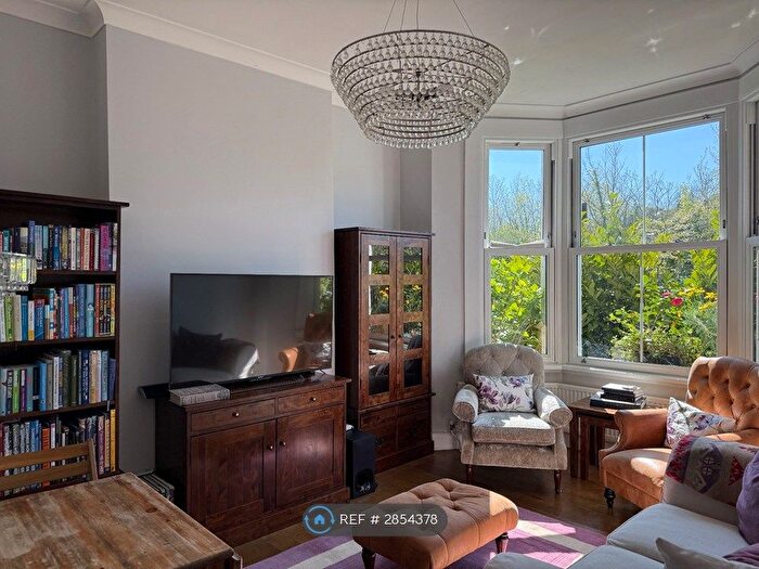 2 Bedroom Flat To Rent In Buckingham Road, London, N22