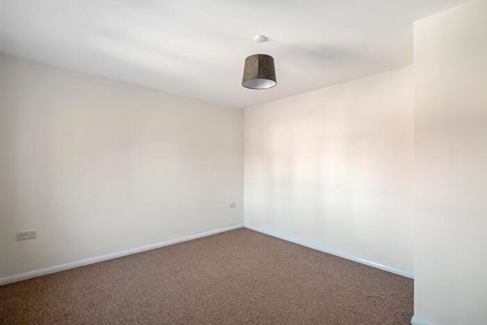 4 Bedroom Semi-Detached House To Rent In Exley Square, Lincoln, Lincoln, LN2