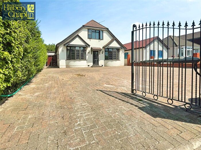 4 Bedroom Detached House For Sale In Wingletye Lane, Hornchurch, RM11