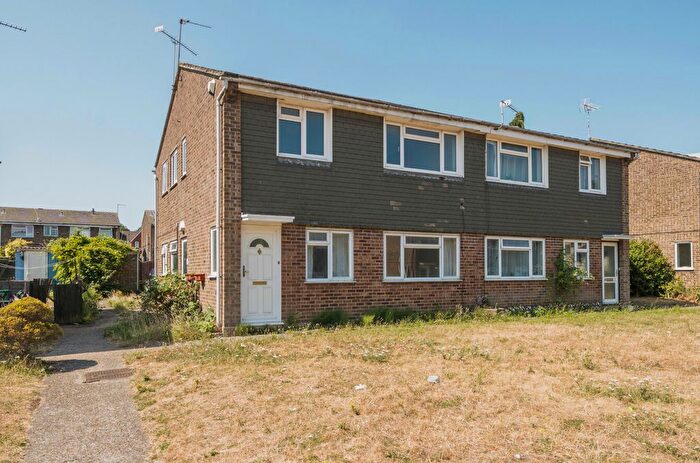 2 Bedroom Maisonette For Sale In Wellbrook Road, Orpington, Kent, BR6