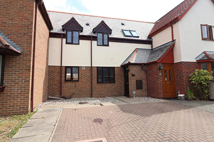 2 Bedroom House To Rent In Boyd Court, Wickford, SS12