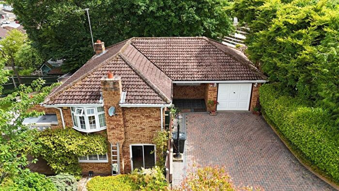 3 Bedroom Detached House For Sale In Westwood Row, Tilehurst, RG31