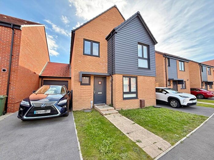 4 Bedroom Detached House For Sale In Parlour Way, Drayton, PO6