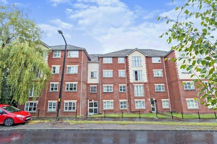 2 Bedroom Flat To Rent In Windsor Court, Manchester, M34