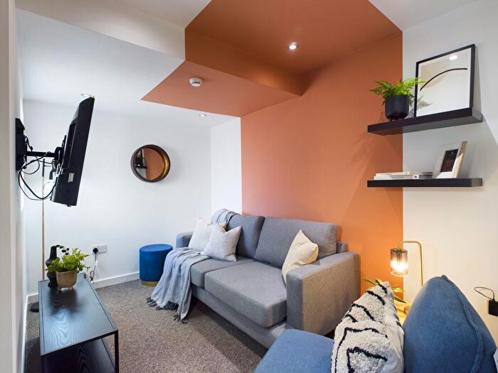 5 Bedroom Flat To Rent In Hall Lane, Liverpool, L7