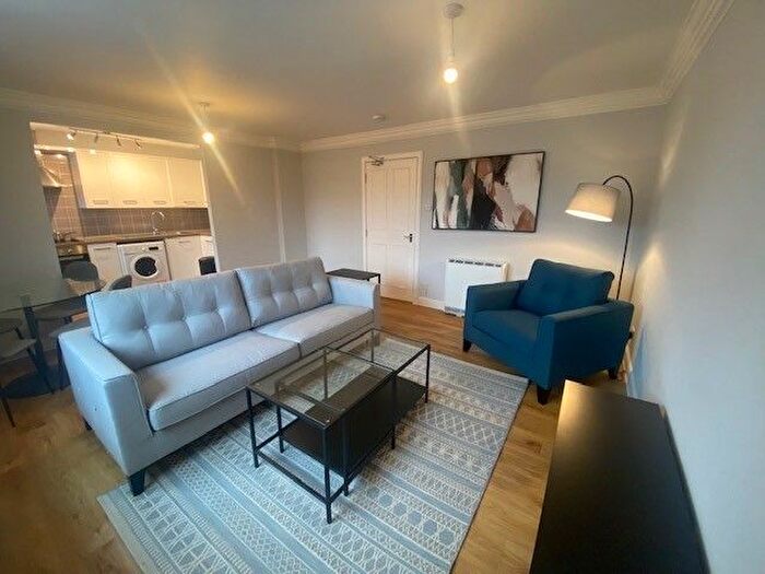 2 Bedroom Flat To Rent In Hermand Crescent, Edinburgh, EH11