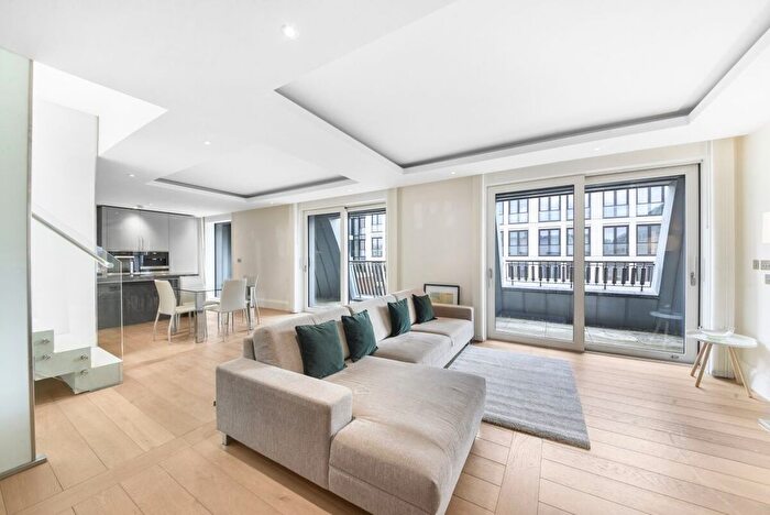2 Bedroom Flat To Rent In Arundel Street, London, WC2R