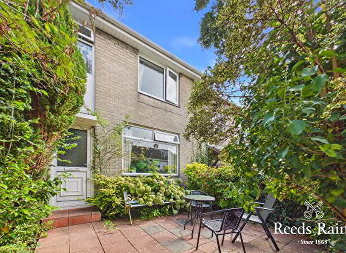 3 Bedroom Mid Terraced House For Sale In Ballywalter Gardens, Bangor, BT19