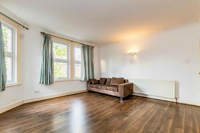 1 Bedroom Flat To Rent In Elthorne Park Road, London, W7
