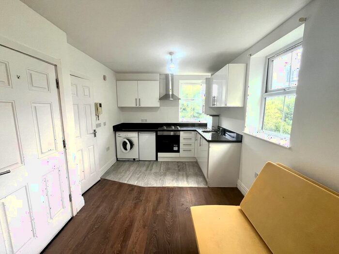 1 Bedroom Flat To Rent In North Pole Road, London, W10