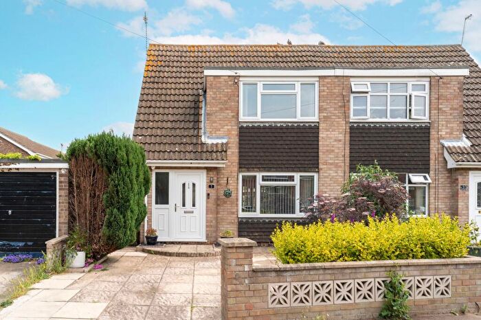 2 Bedroom Semi Detached House For Sale In Kalmia Green, Gorleston, NR31