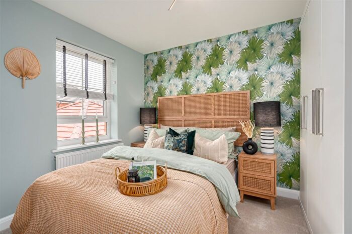 3 Bedroom End Terrace House For Sale In "Maidstone" At Len Pick Way, Bourne, PE10