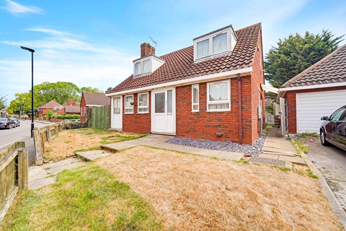 4 Bedroom Property For Sale In Oliver Gardens, Beckton, E6