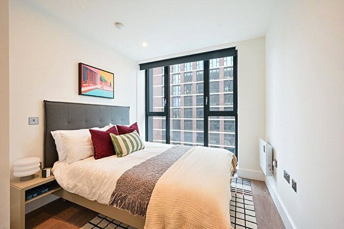 3 Bedroom Flat To Rent In Uncle Leeds, Uncle Leeds, LS12