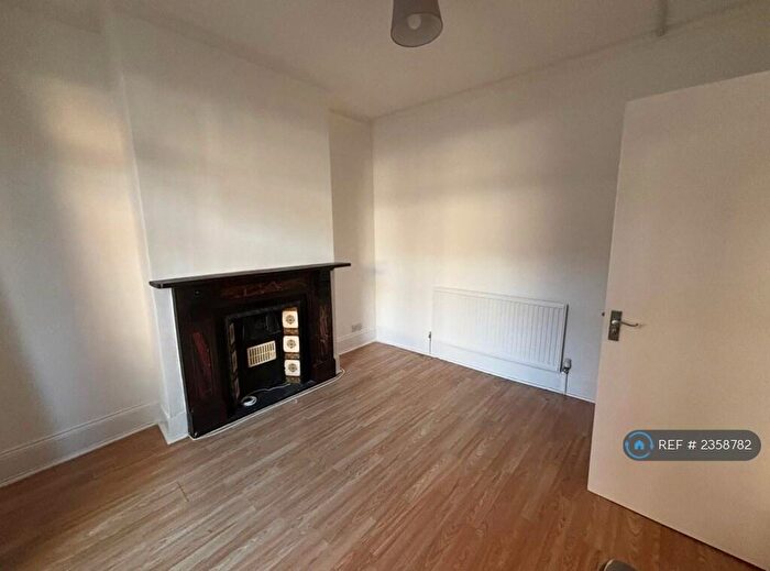5 Bedroom Detached House To Rent In Devonshire Road, London, E17