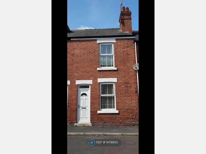 2 Bedroom Terraced House To Rent In Elton Street, Chesterfield, S40