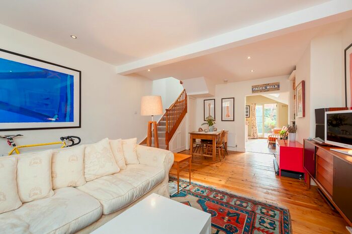 2 Bedroom Cottage To Rent In Pages Walk, London, SE1