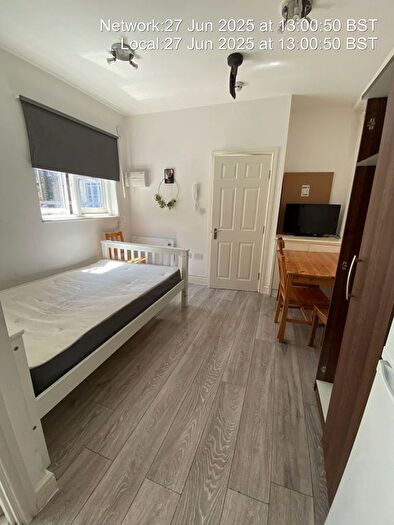 Studio To Rent In High Street, Croydon, CR0