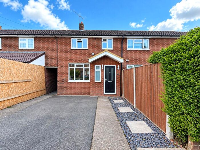 3 Bedroom Terraced House To Rent In Bateson Way, Woking, Surrey, GU21