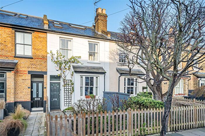 3 Bedroom Detached House For Sale In Bushy Park Road, Teddington, TW11