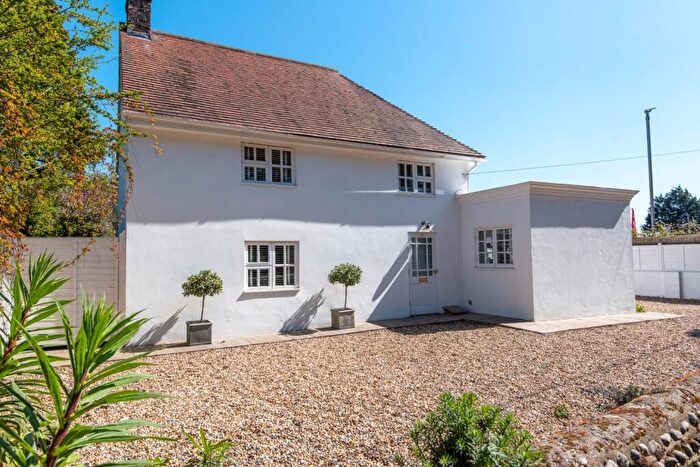 3 Bedroom Detached House For Sale In Hangleton Lane, Ferring, Worthing, BN12