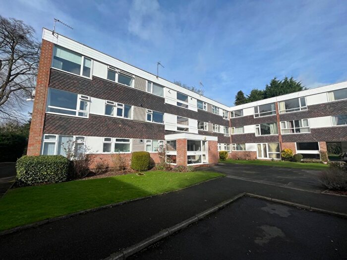 2 Bedroom Flat To Rent In Keresley Close, Solihull, West Midlands, B91