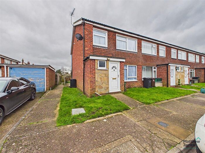 3 Bedroom End Of Terrace House To Rent In Bell Close, Colchester, CO2