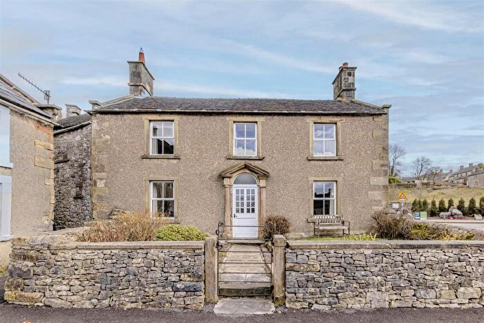 3 Bedroom Link Detached House For Sale In Market Place, Hartington, Buxton, Derbyshire, SK17