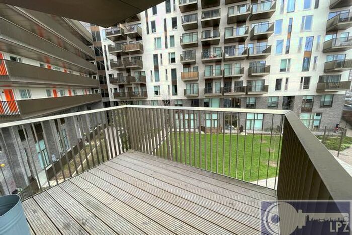 2 Bedroom Flat To Rent In Maud Street, Canning Town, London, E16