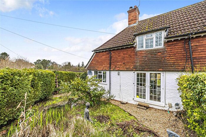 3 Bedroom Semi Detached House For Sale In Tilmore Gardens, Petersfield, Hampshire, GU32