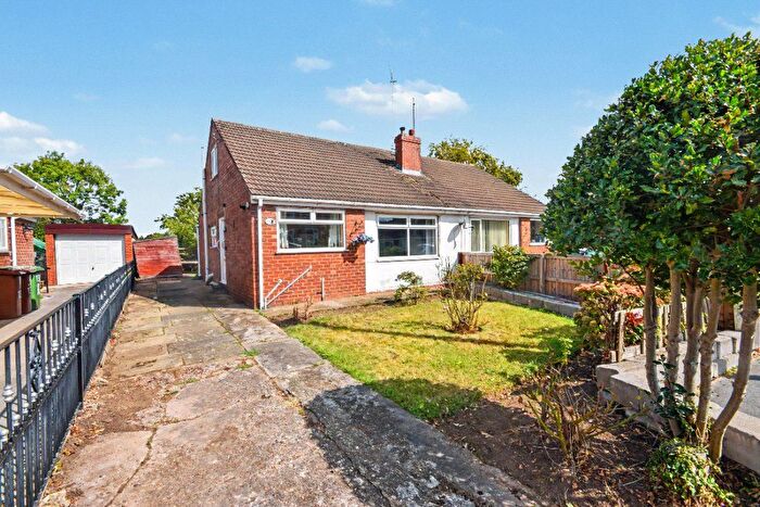 3 Bedroom Bungalow For Sale In Montcalm Crescent, Stanley, Wakefield, West Yorkshire, WF3