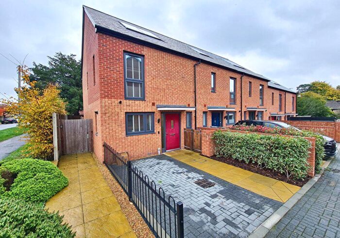 2 Bedroom End Of Terrace House For Sale In Lower Brownhill Road, Lordshill, SO16