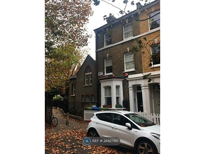 1 Bedroom Flat To Rent In Charleston Street, London, SE17
