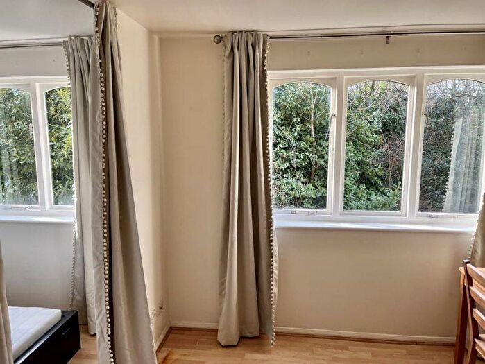 1 Bedroom Flat For Sale In Carew Court, Samuel Close, London, SE14