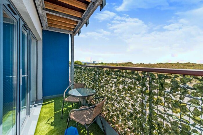 2 Bedroom Apartment To Rent In St Margarets Court, Maritime Quarter, Swansea, SA1