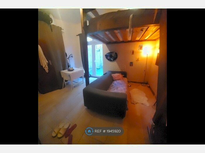 Studio To Rent In Mountfield Road, London, N3