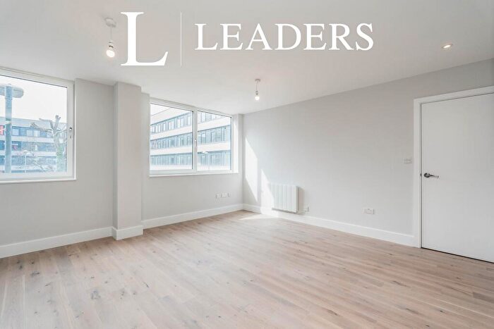 1 Bedroom Flat To Rent In Compass Point, Romsey Road, SO16