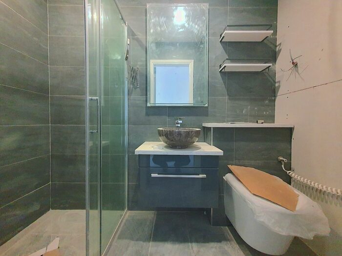 3 Bedroom Flat To Rent In Bethnal Green Road, Bethnal Green, London, E2