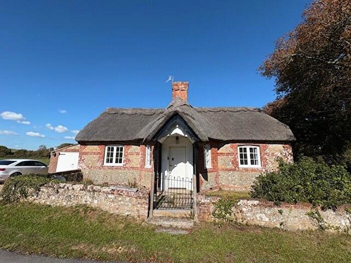 2 Bedroom Detached House To Rent In Wydcombe Park, Whitwell, PO38
