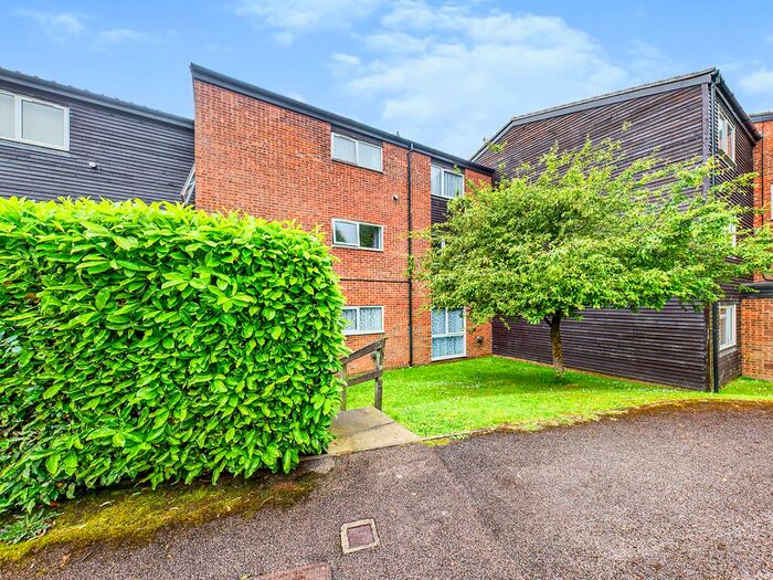 1 Bedroom Flat To Rent In Arran Court, Gilligan Close, Horsham, RH12