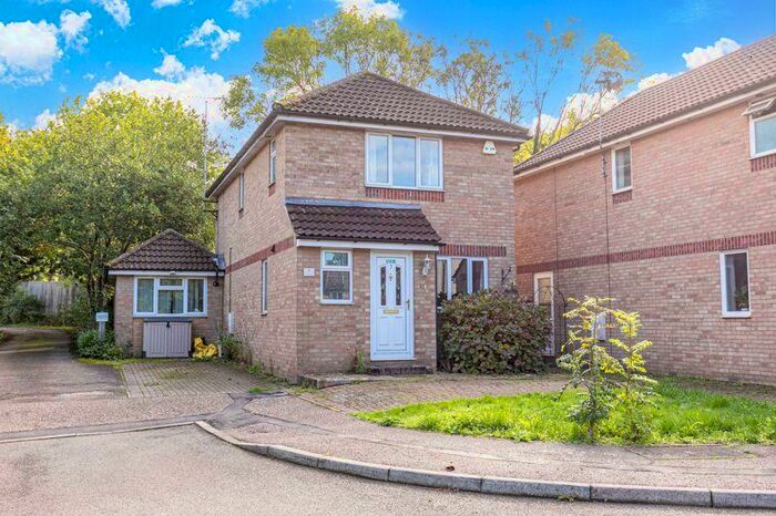 3 Bedroom Detached House To Rent In Tinsley Close, Three Bridges, Crawley, West Sussex, RH10