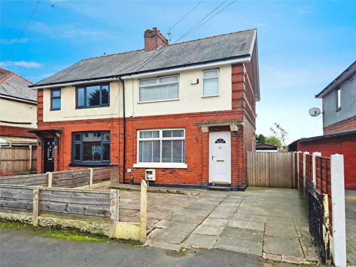 3 Bedroom Semi Detached House For Sale In Wardley Avenue, Worsley, Manchester, Greater Manchester, M28