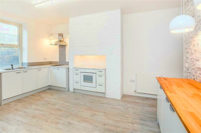 2 Bedroom Terraced House To Rent In West Street, Huddersfield, HD3