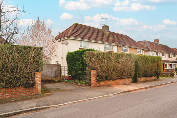 3 Bedroom Semi-Detached House For Sale In Begbrook Lane, Bristol, BS16