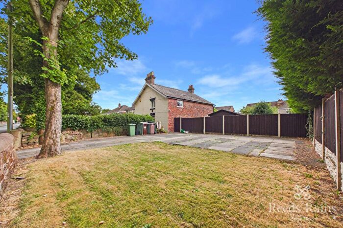 3 Bedroom Detached House For Sale In Warrington Road, Rainhill, Prescot, Merseyside, L35