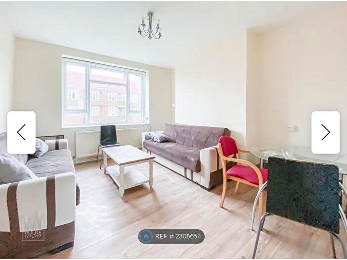 3 Bedroom Flat To Rent In Whiston Road, Ry, E2