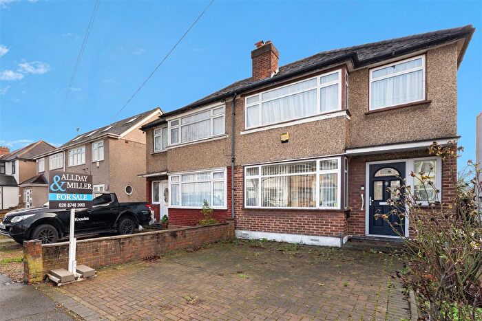 3 Bedroom Semi Detached House For Sale In Waltham Avenue, Hayes, UB3