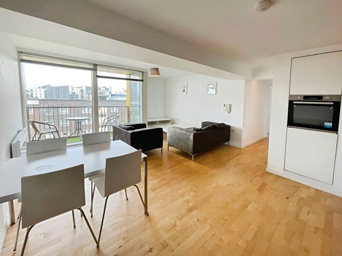 2 Bedroom Flat To Rent In Saxton, The Avenue, Leeds, West Yorkshire, LS9