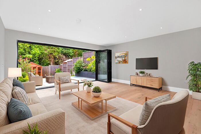 4 Bedroom Town House To Rent In Fir Hollow Gardens, Kenley, CR8
