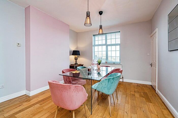 2 Bedroom Semi-Detached House For Sale In Deepdale Lane, Dudley, DY3
